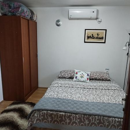 Apartment & Rooms Aleksandar Golubac Exterior photo