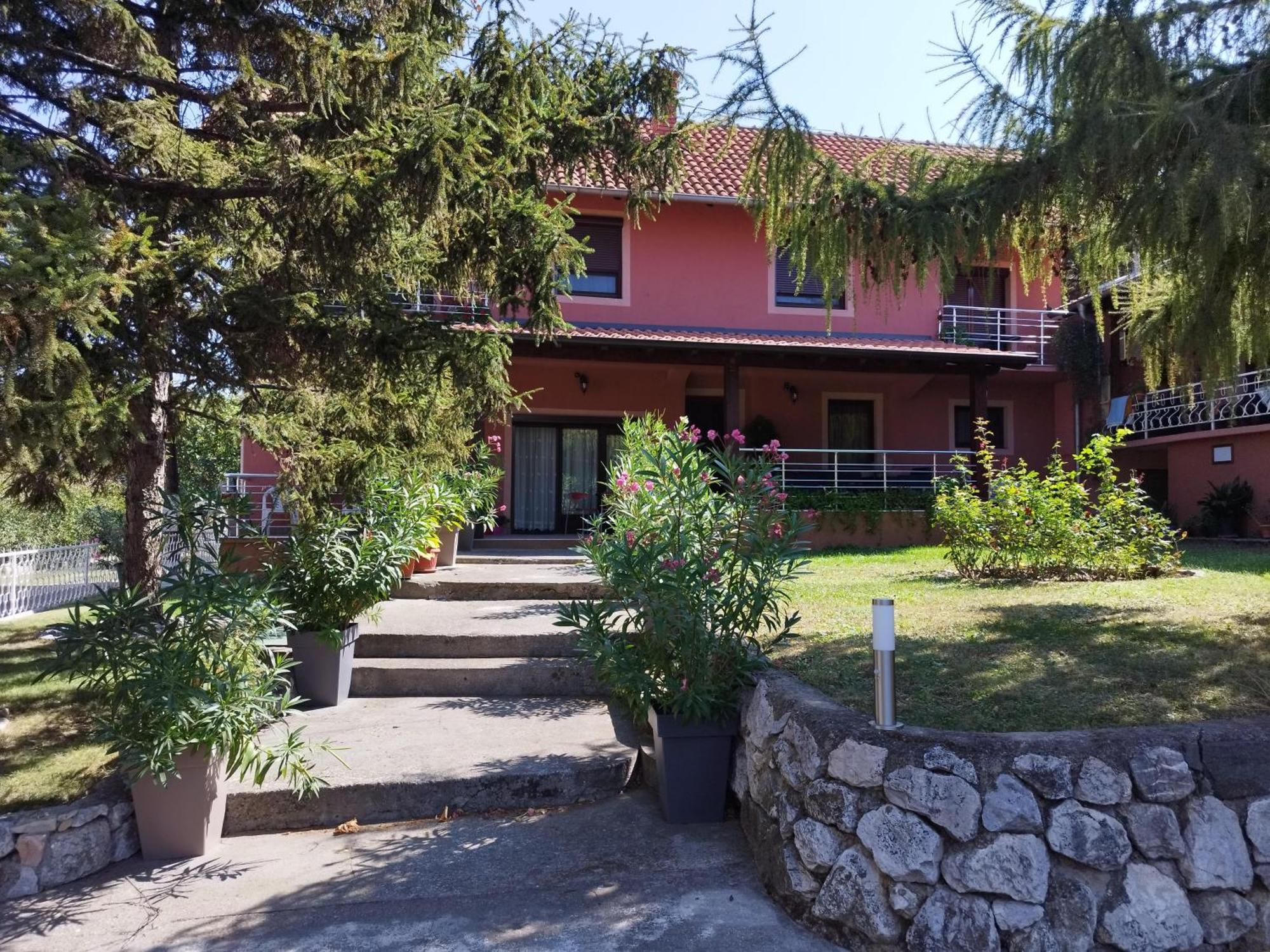 Apartment & Rooms Aleksandar Golubac Exterior photo